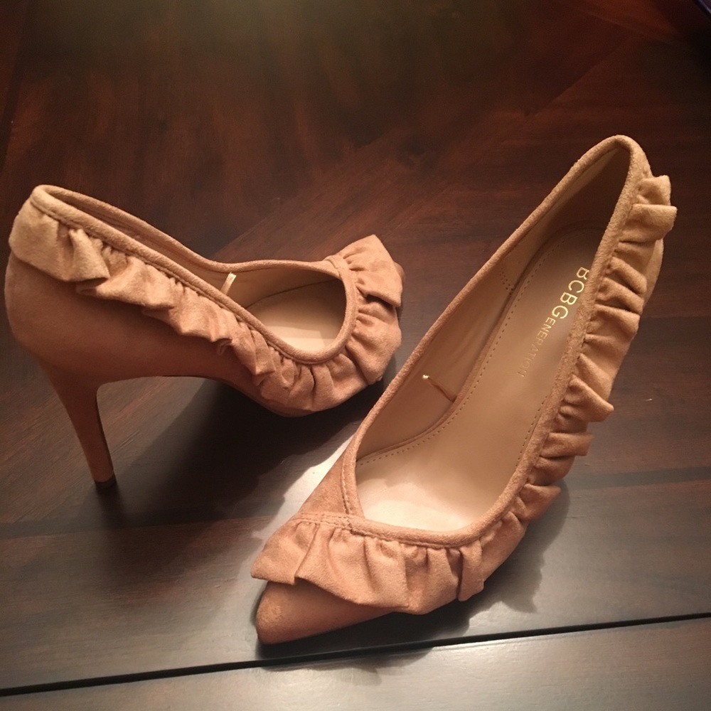 BCBGeneration Taupe Ruffle Pumps